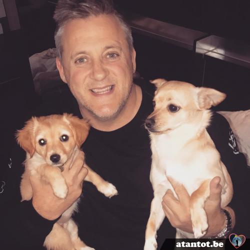 hands002 - date a Belgian, 100% free hands002