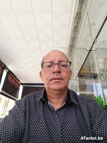 youna - date a Belgian, 100% free youna