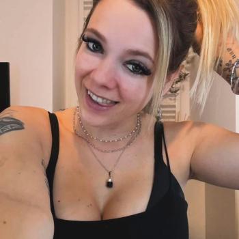 Amelielefrevre spoofed photo banned on atantot.be