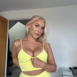 Brooke spoofed photo banned on atantot.be