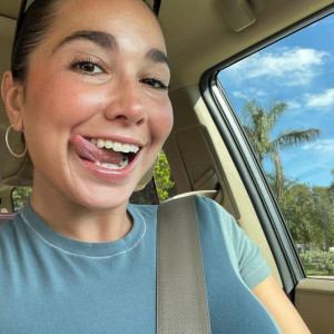AriSmith spoofed photo banned on atantot.be